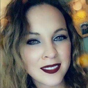 Meet your Posher, Valerie